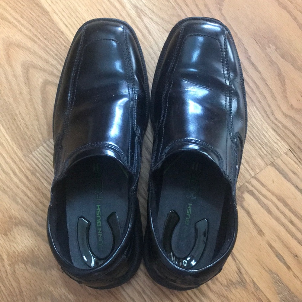 KORE men’s non skid leather slip on shoes
